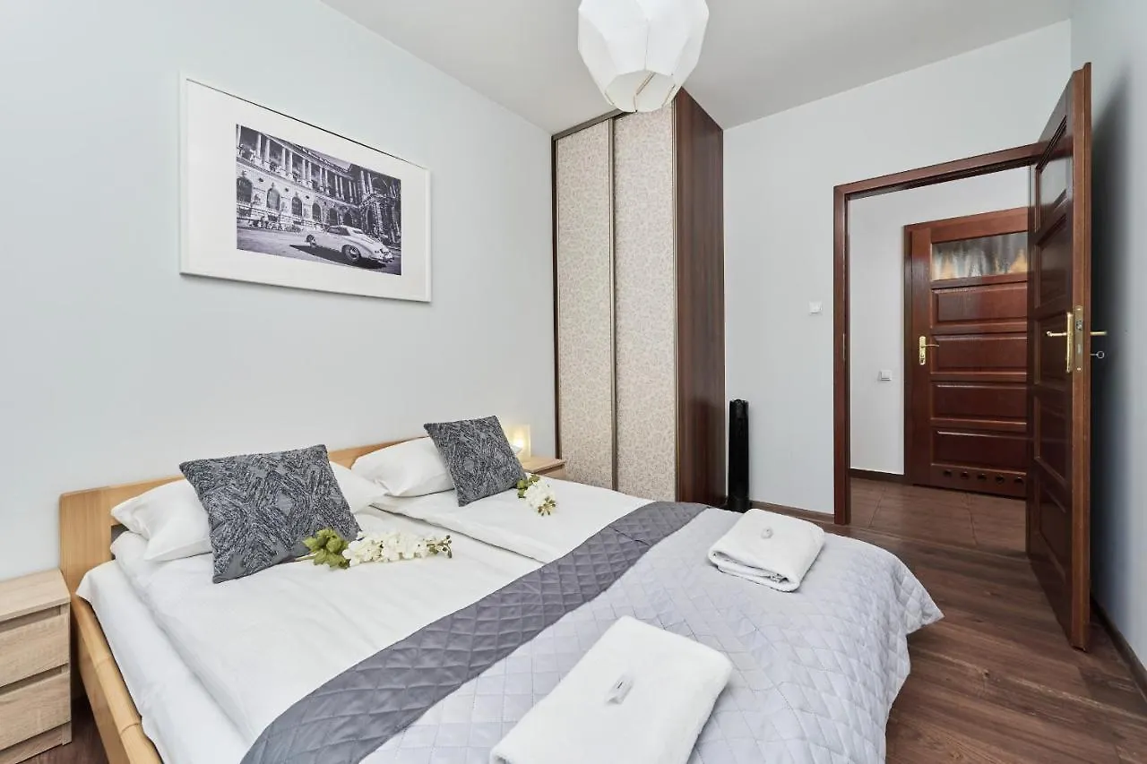 Family Apartment With Parking Inowroclawska By Renters Polsko